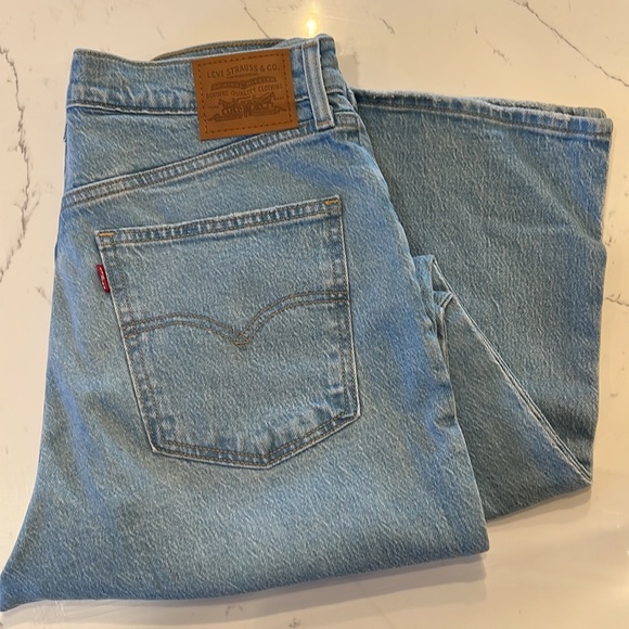 Levi’s 70’s high rise flare. - Picture 2 of 7